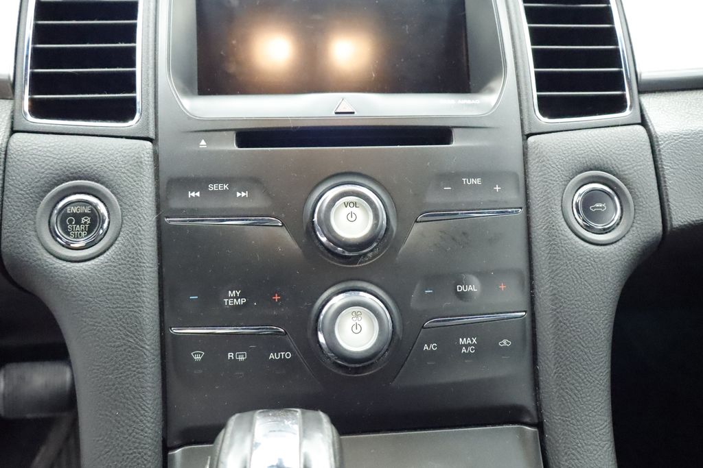 Thumbnail: 2013 Ford Taurus - 26