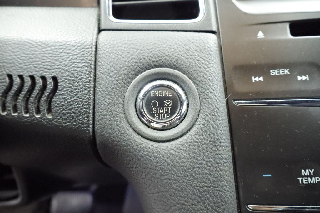 Thumbnail: 2013 Ford Taurus - 25