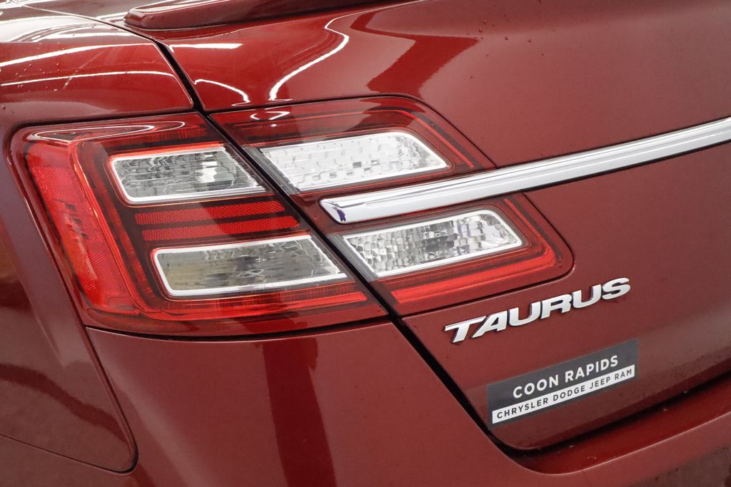 Thumbnail: 2018 Ford Taurus - 25