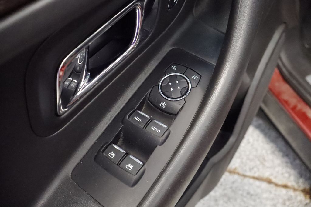 Thumbnail: 2018 Ford Taurus - 26