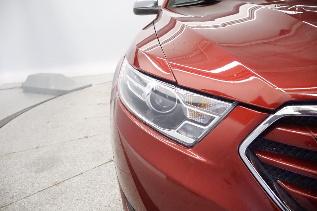 Thumbnail: 2018 Ford Taurus - 21