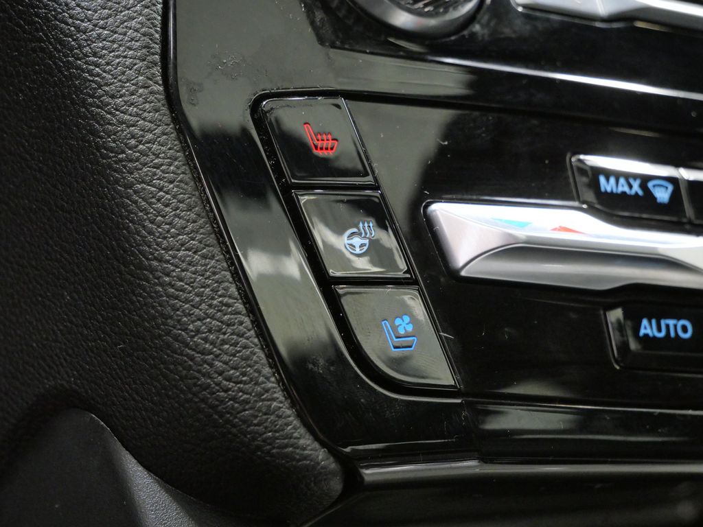 Thumbnail: 2021 Ford Explorer - 25
