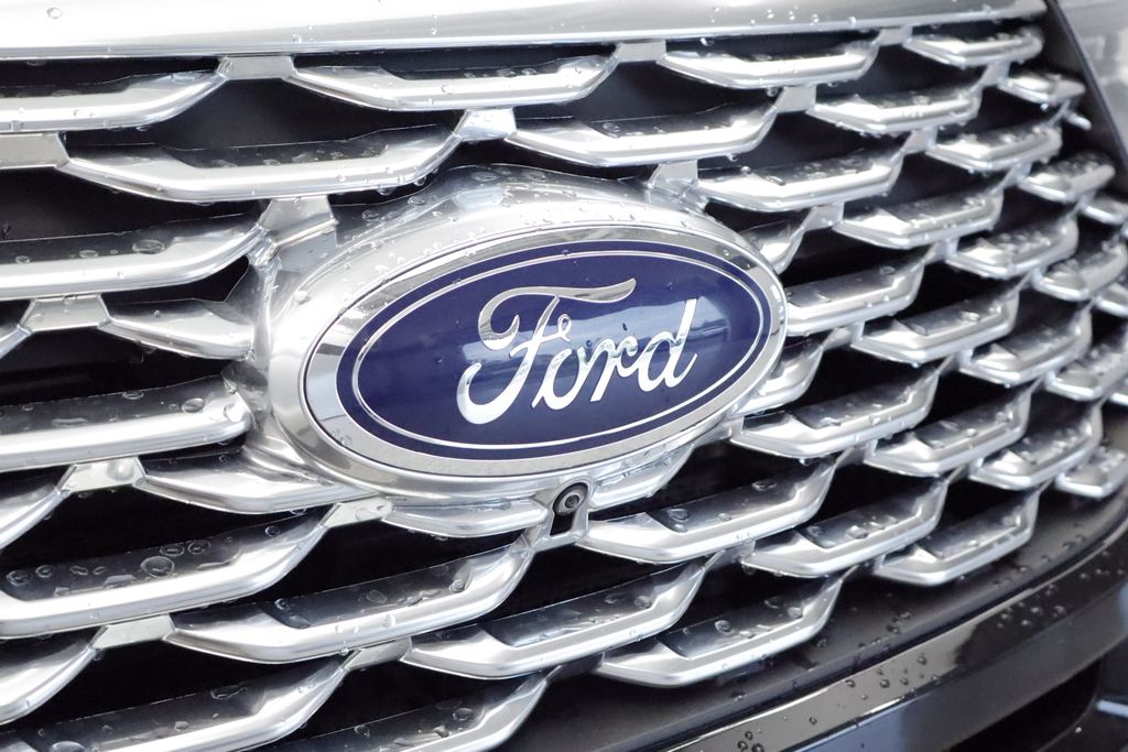 Thumbnail: 2022 Ford Explorer - 6