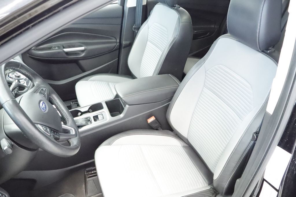 Thumbnail: 2019 Ford Escape - 9