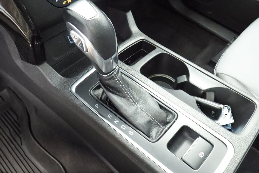 Thumbnail: 2019 Ford Escape - 14
