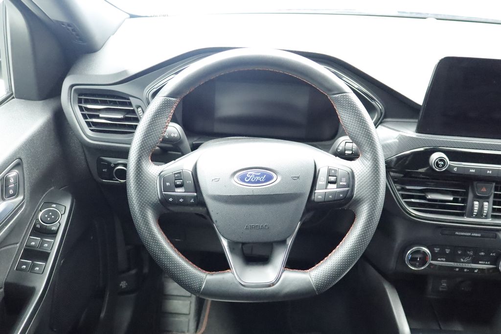 Thumbnail: 2023 Ford Escape - 9