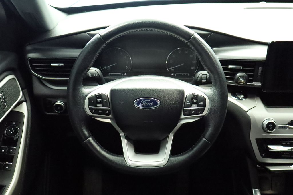 Thumbnail: 2023 Ford Explorer - 9