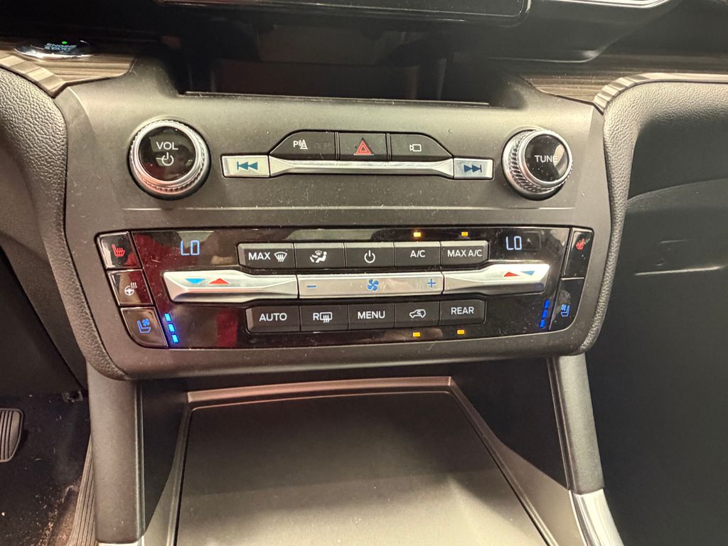 Thumbnail: 2020 Ford Explorer - 35