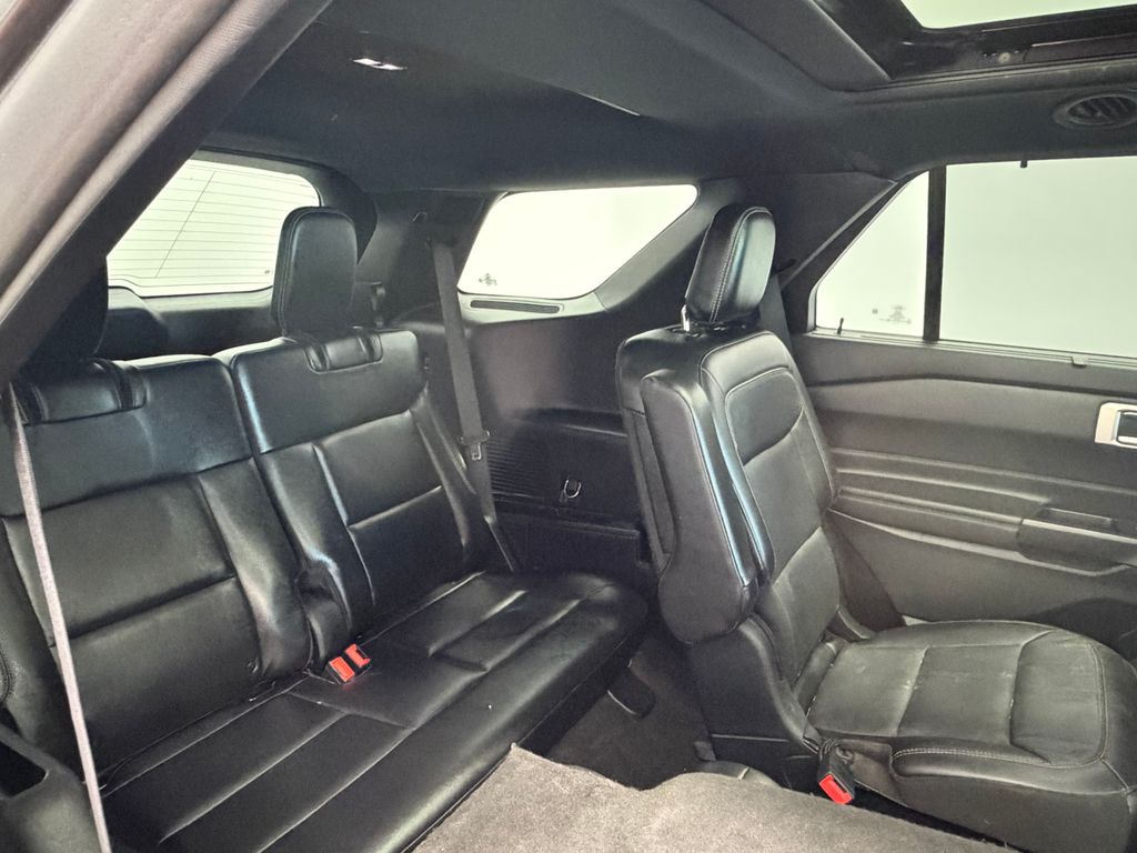 Thumbnail: 2020 Ford Explorer - 25