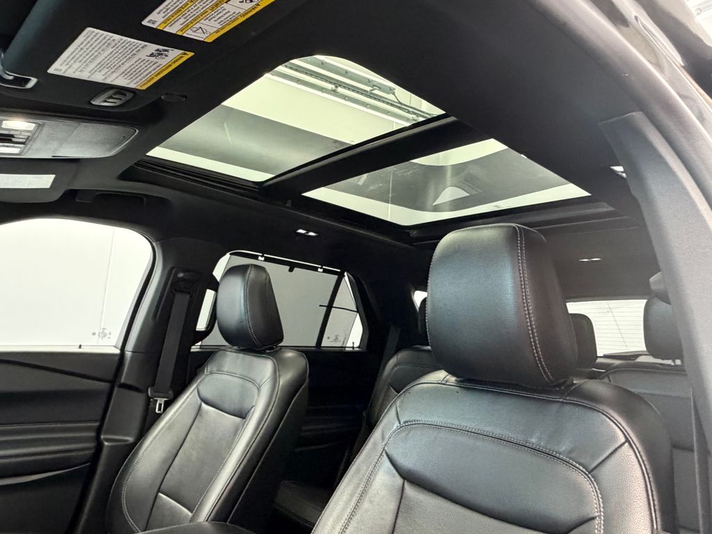Thumbnail: 2020 Ford Explorer - 29