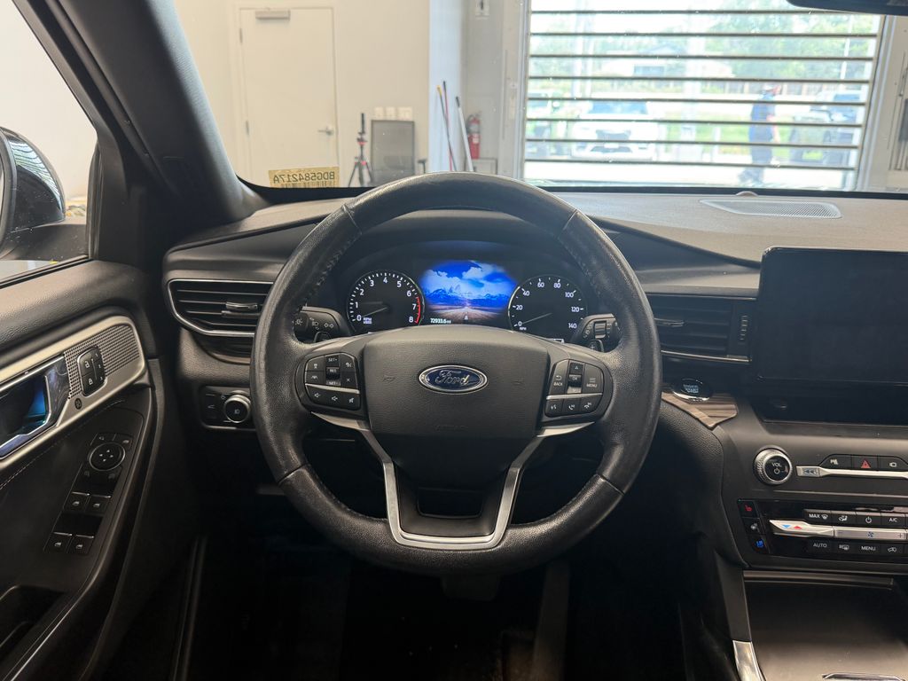 Thumbnail: 2020 Ford Explorer - 8