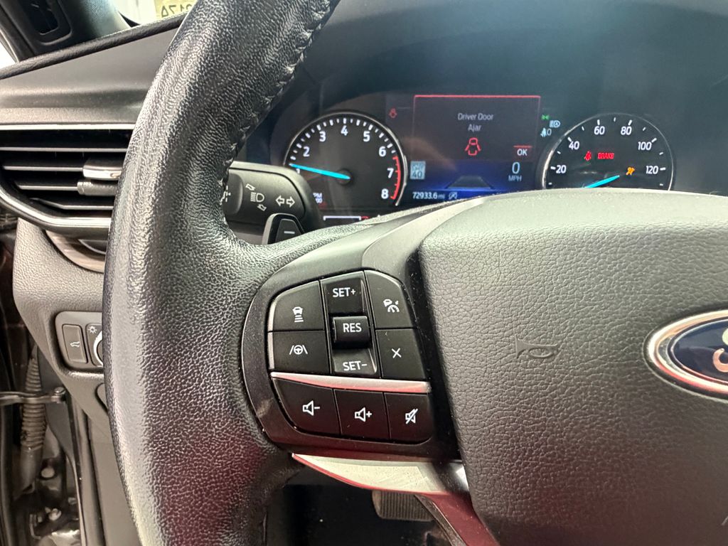 Thumbnail: 2020 Ford Explorer - 32
