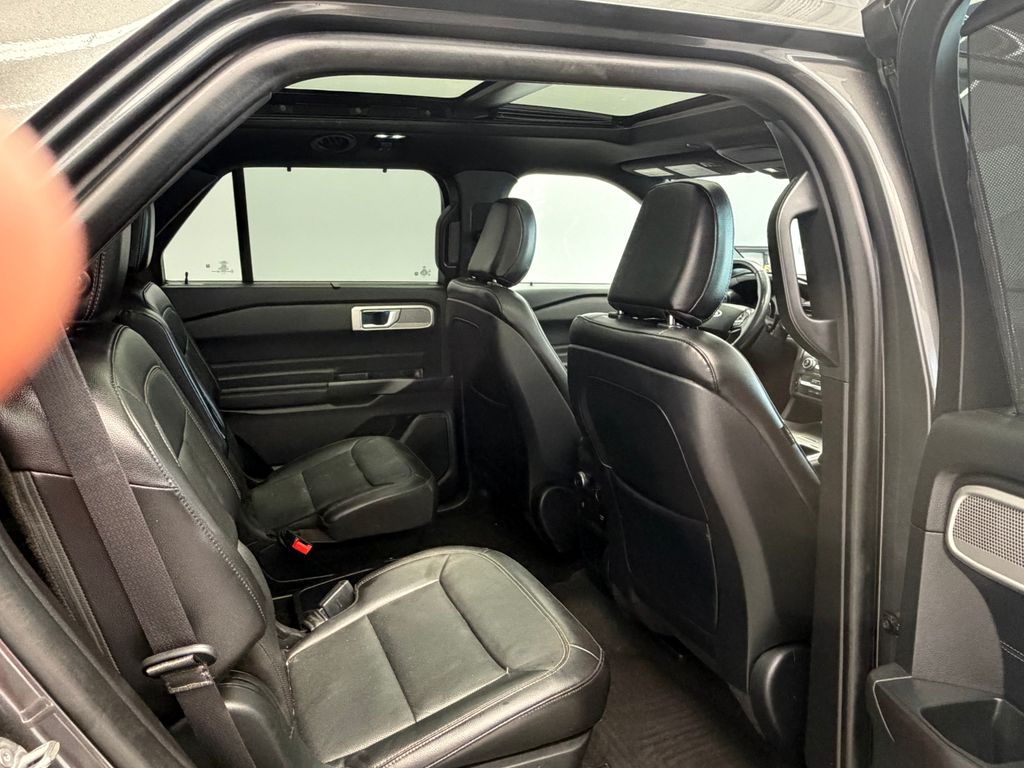 Thumbnail: 2020 Ford Explorer - 9
