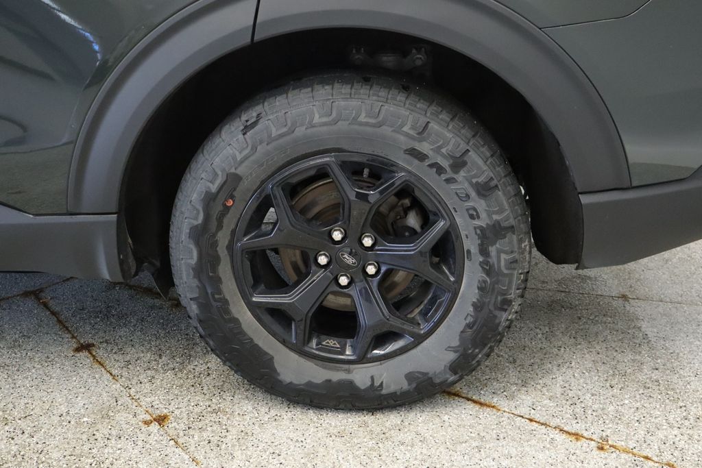 Thumbnail: 2022 Ford Explorer - 8