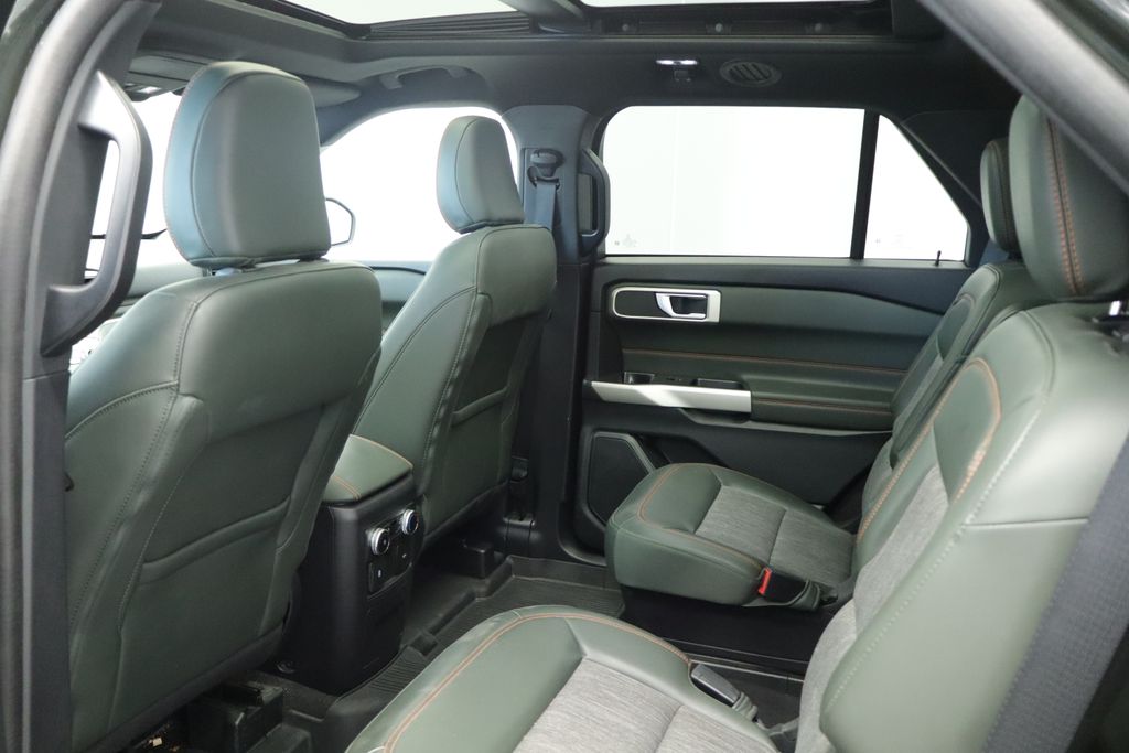 Thumbnail: 2022 Ford Explorer - 25