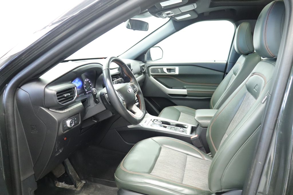 Thumbnail: 2022 Ford Explorer - 10
