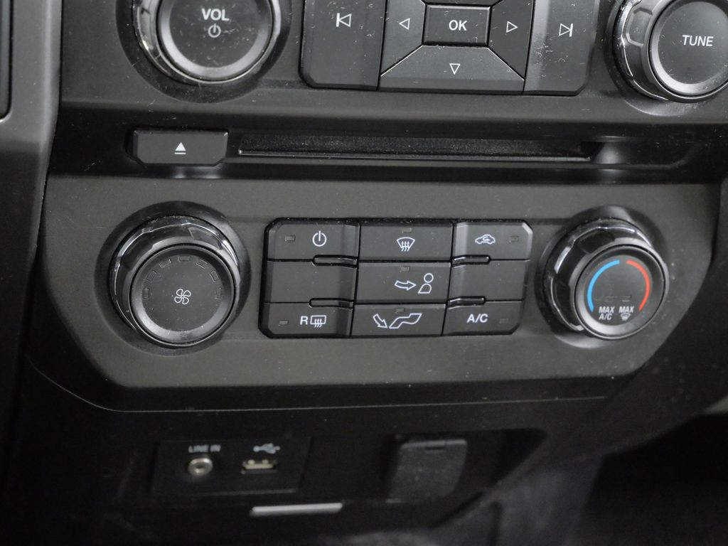 Thumbnail: 2015 Ford F-150 - 24