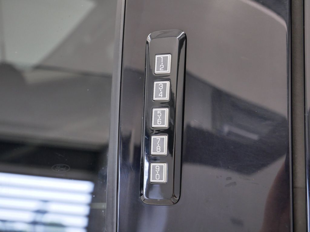 Thumbnail: 2022 Ford F-150 - 16