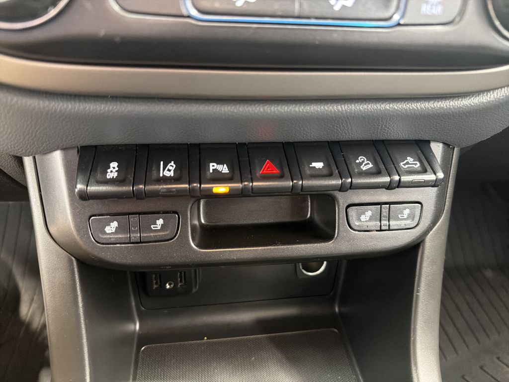 Thumbnail: 2020 Chevrolet Colorado - 24