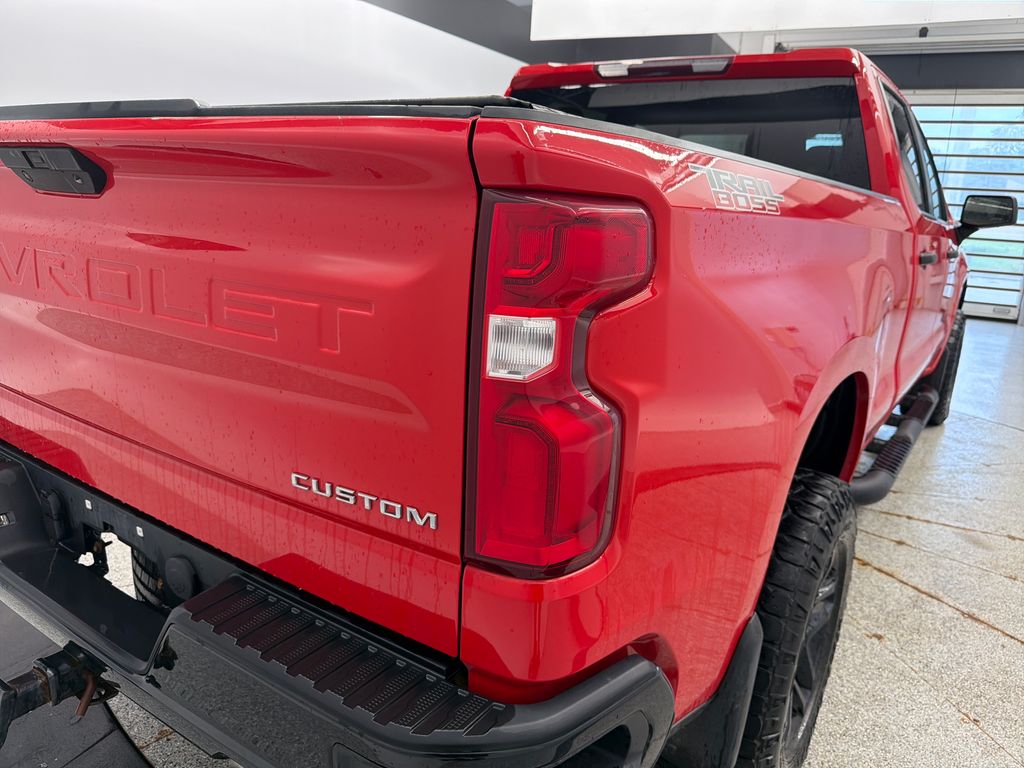 Thumbnail: 2020 Chevrolet Silverado 1500 - 18
