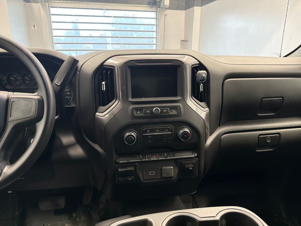 Thumbnail: 2020 Chevrolet Silverado 1500 - 12