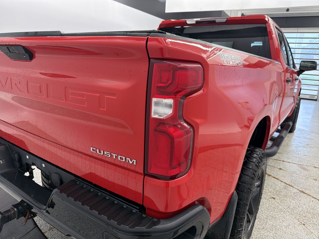 Thumbnail: 2020 Chevrolet Silverado 1500 - 18