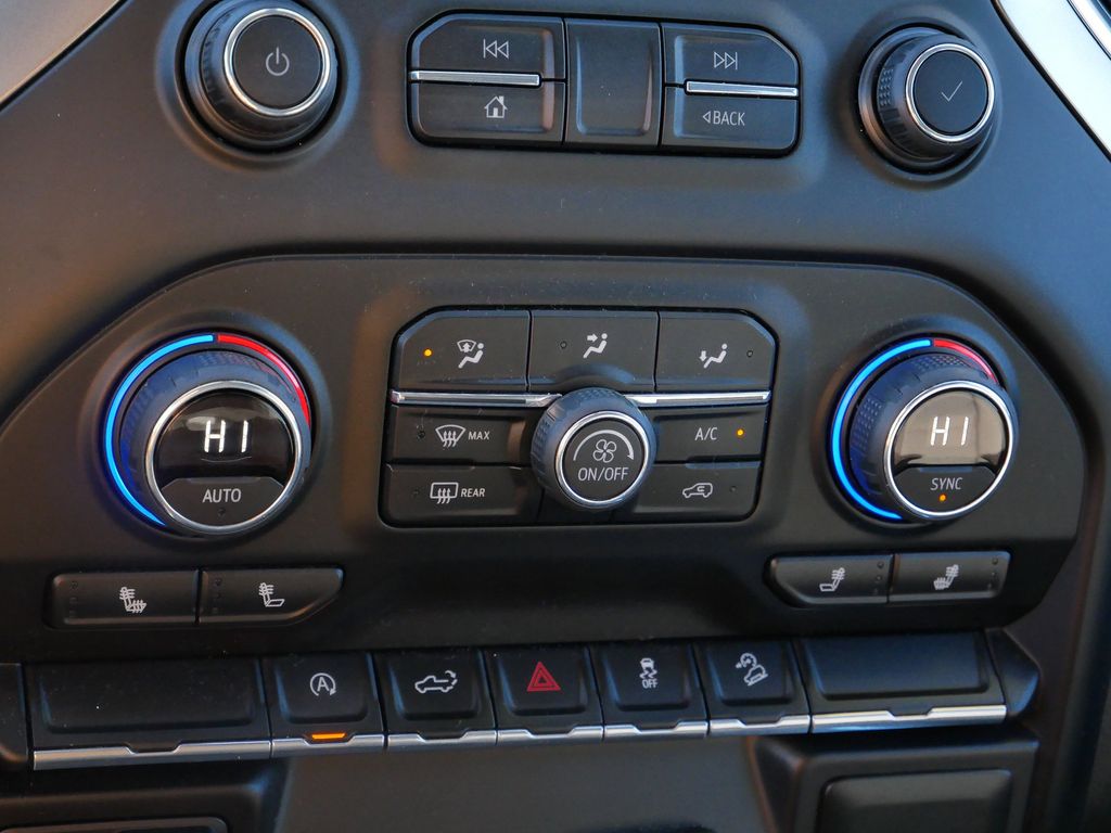 Thumbnail: 2019 Chevrolet Silverado 1500 - 33