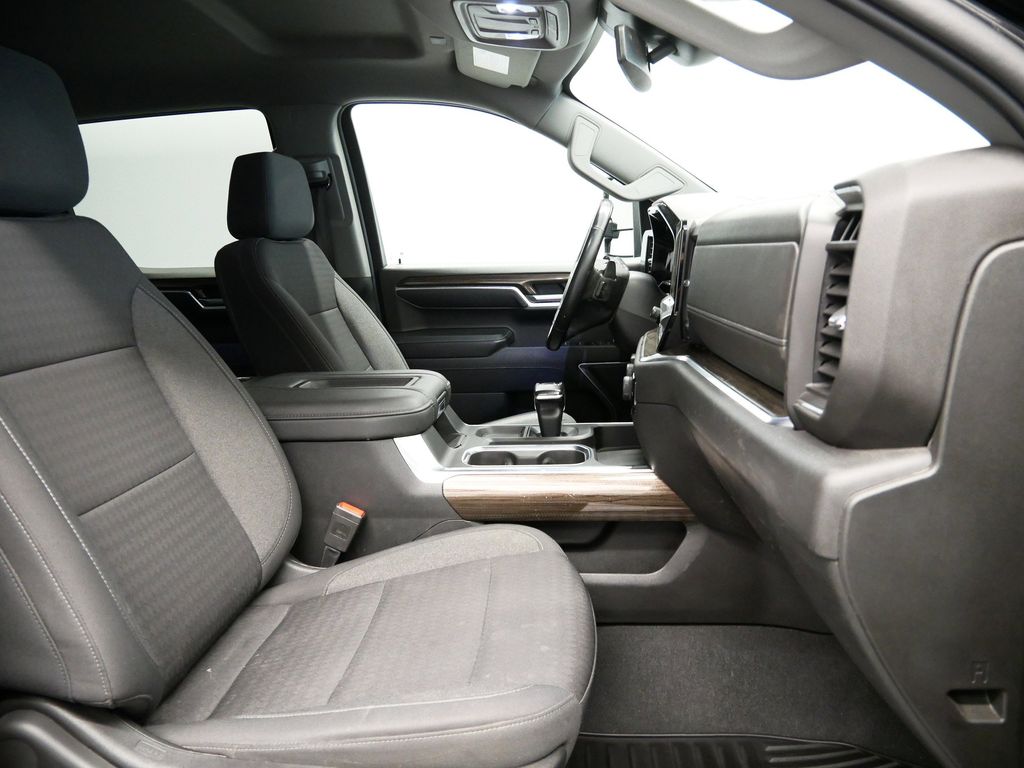 Thumbnail: 2022 Chevrolet Silverado 1500 - 11