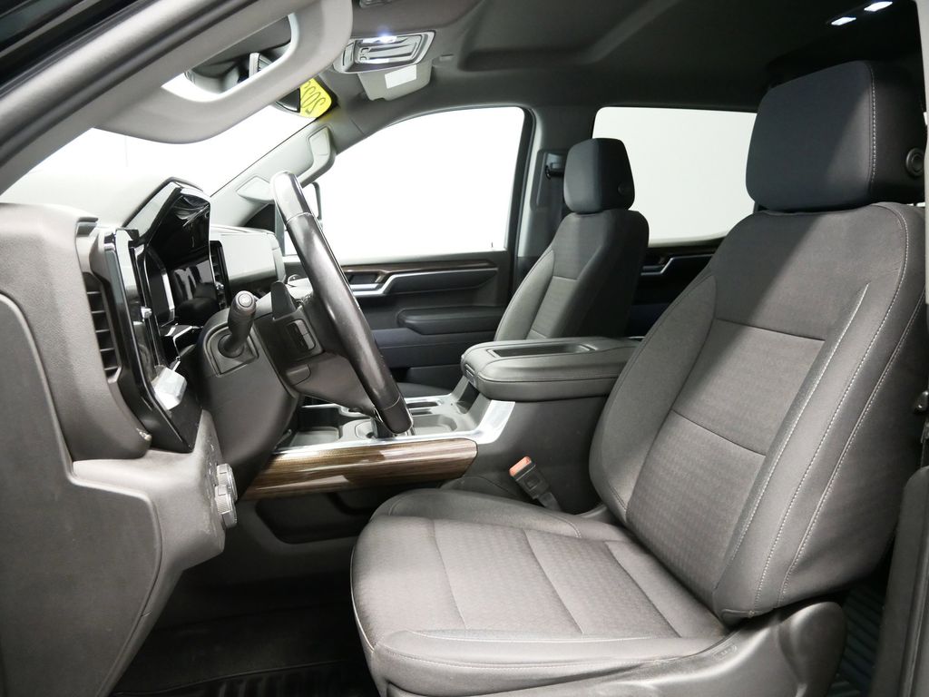 Thumbnail: 2022 Chevrolet Silverado 1500 - 33