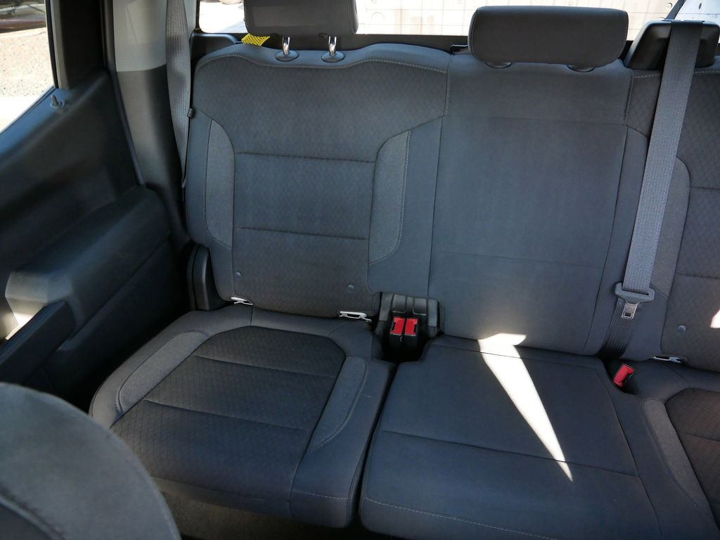 Thumbnail: 2019 Chevrolet Silverado 1500 - 23