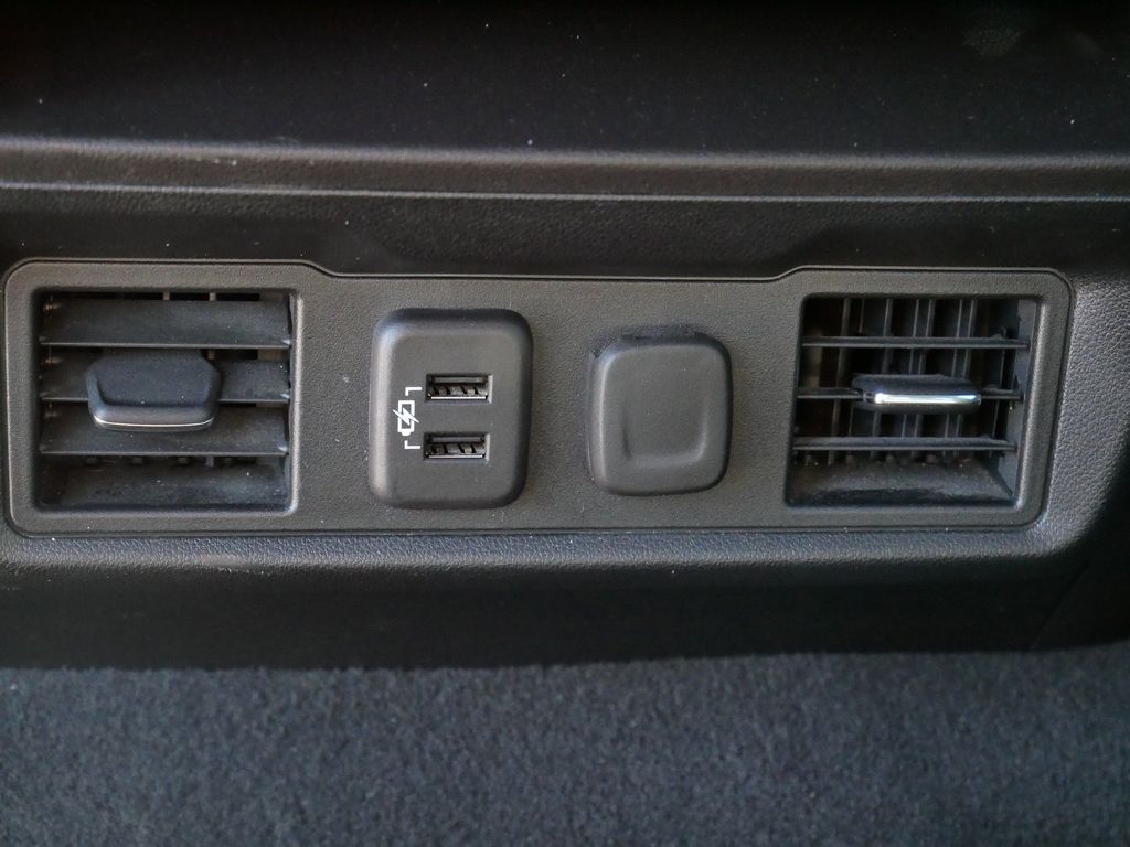 Thumbnail: 2019 Chevrolet Silverado 1500 - 22