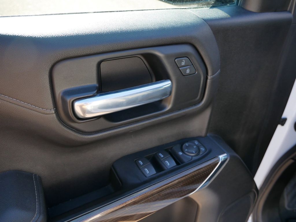 Thumbnail: 2019 Chevrolet Silverado 1500 - 18