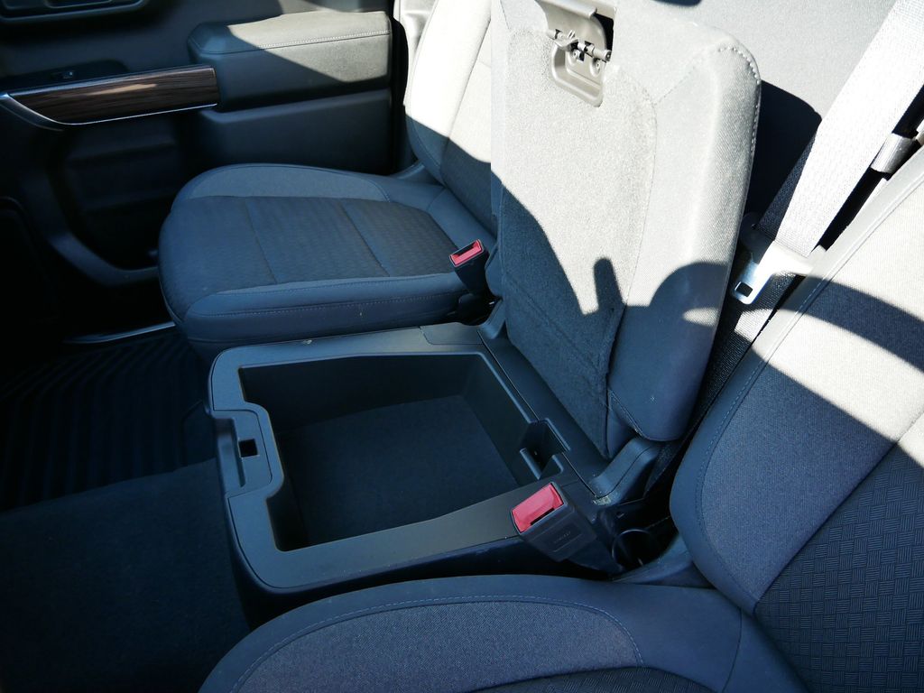 Thumbnail: 2019 Chevrolet Silverado 1500 - 11