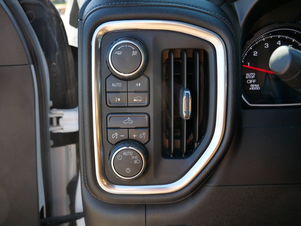 Thumbnail: 2019 Chevrolet Silverado 1500 - 25