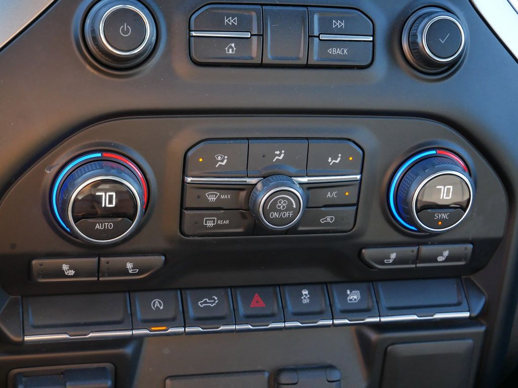 Thumbnail: 2019 Chevrolet Silverado 1500 - 33