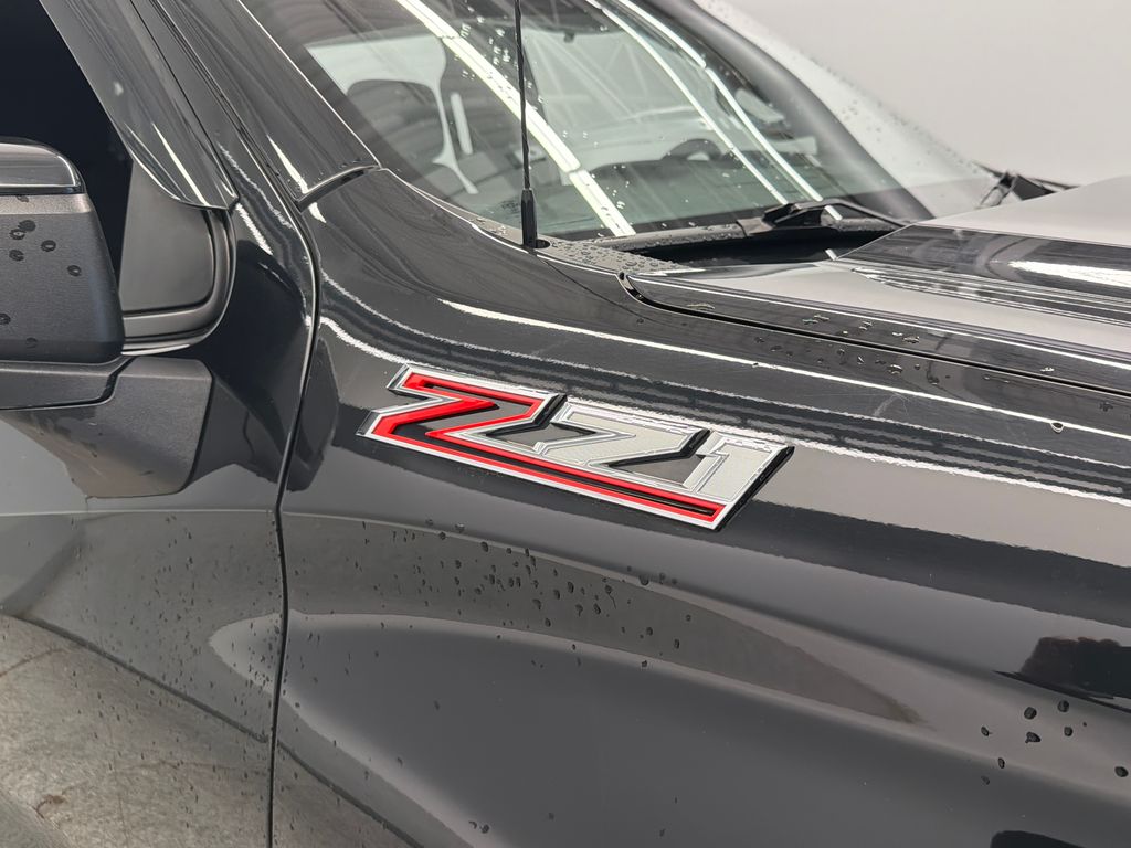 Thumbnail: 2021 Chevrolet Silverado 1500 - 5