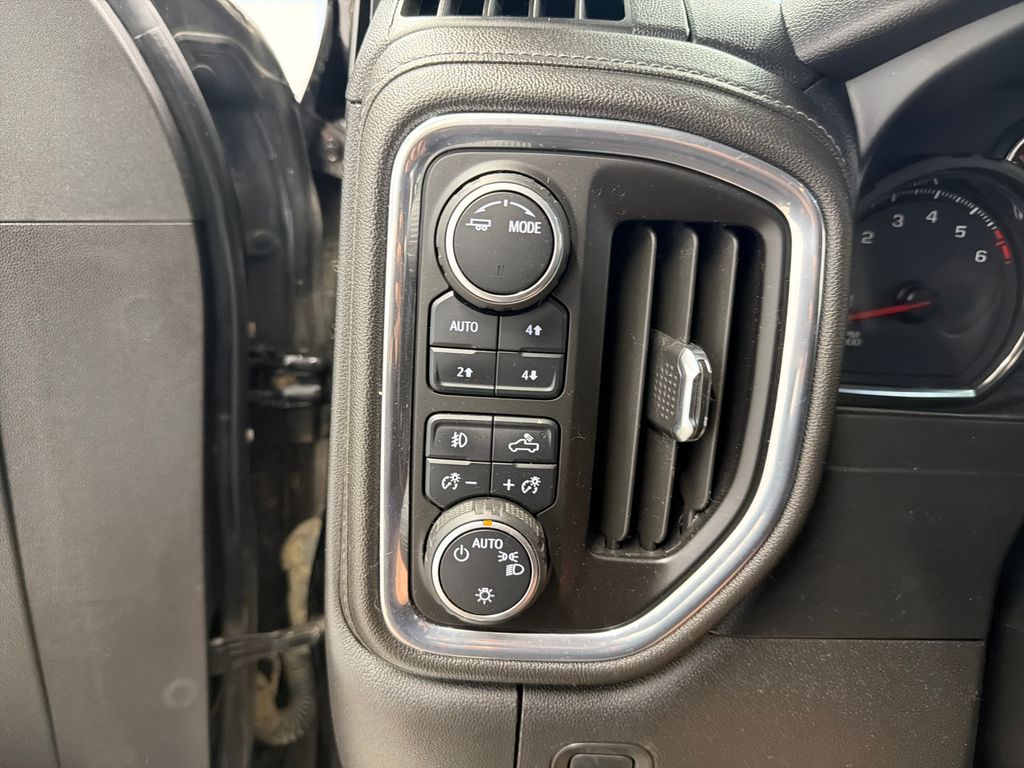 Thumbnail: 2021 Chevrolet Silverado 1500 - 20