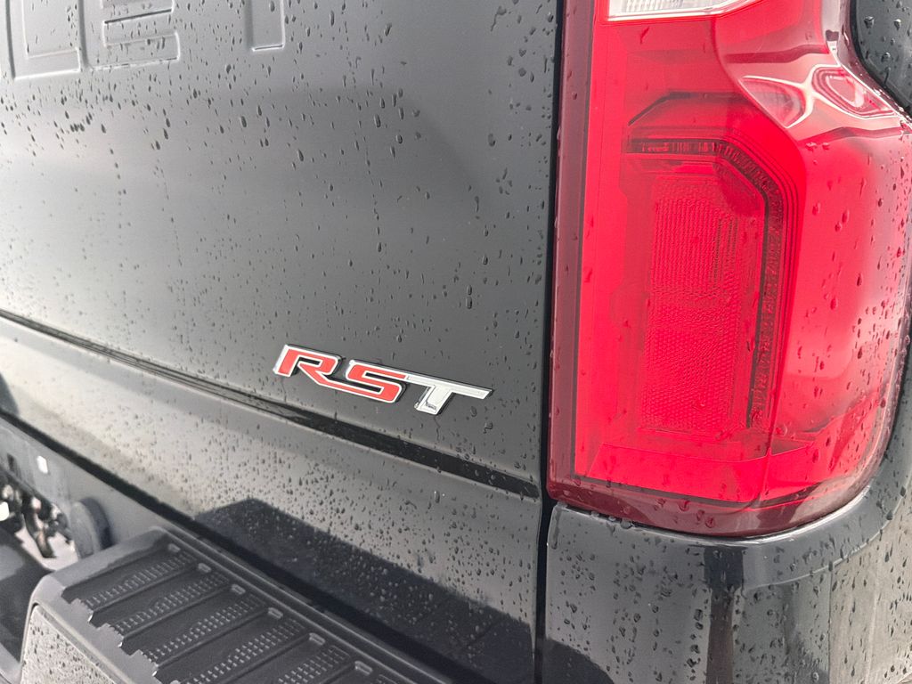 Thumbnail: 2021 Chevrolet Silverado 1500 - 17