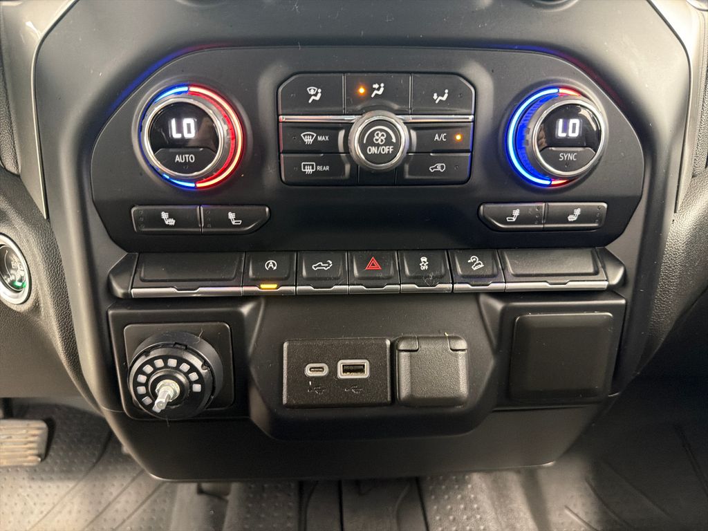 Thumbnail: 2021 Chevrolet Silverado 1500 - 22