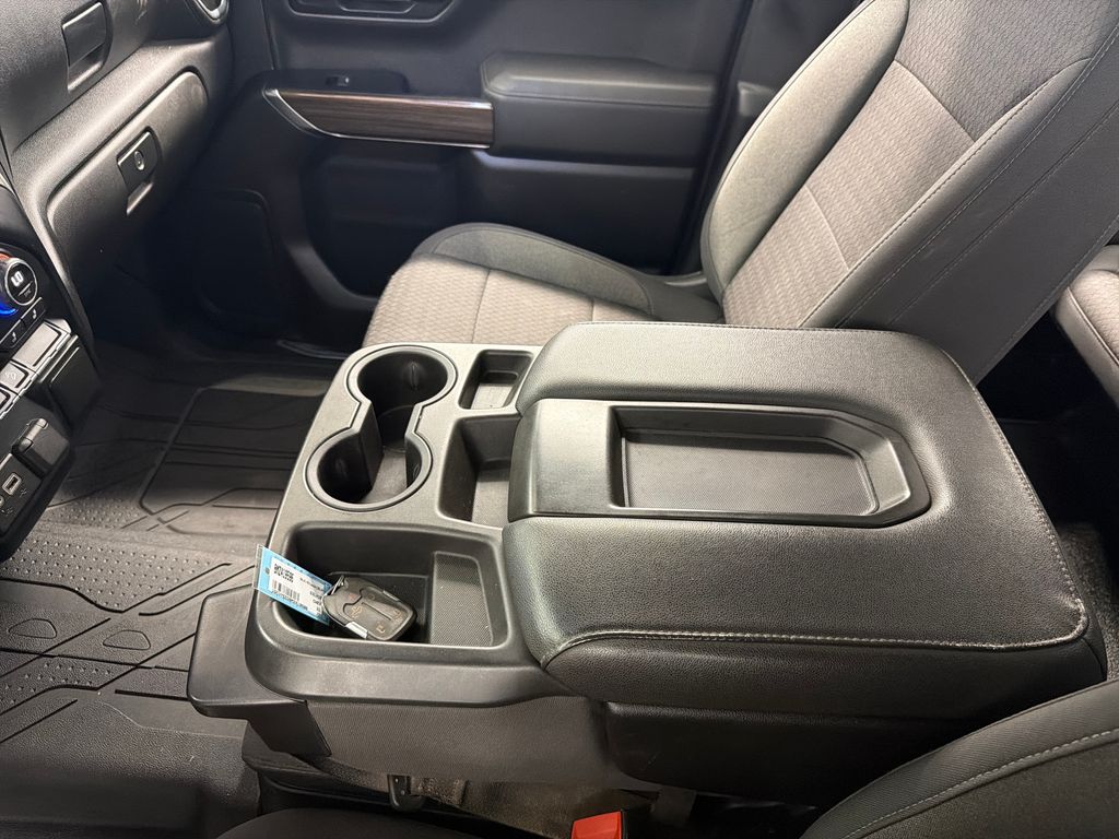 Thumbnail: 2021 Chevrolet Silverado 1500 - 13