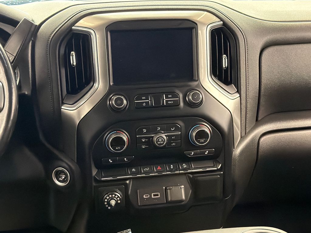 Thumbnail: 2021 Chevrolet Silverado 1500 - 12