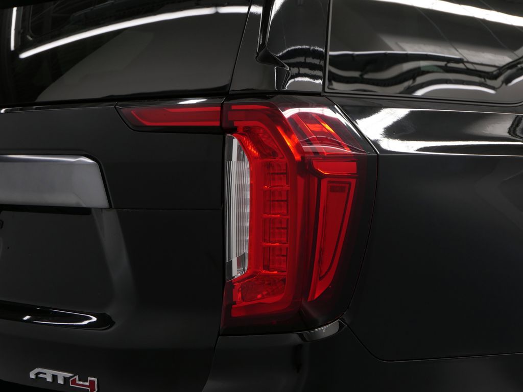 2021 GMC Yukon AT4 53