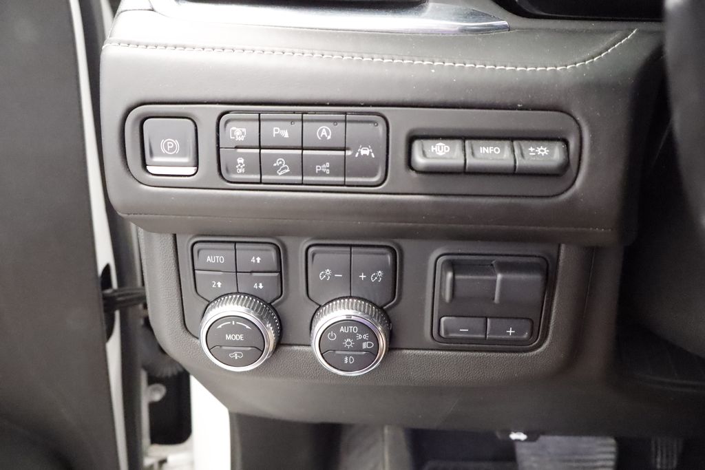Thumbnail: 2023 GMC Yukon - 34
