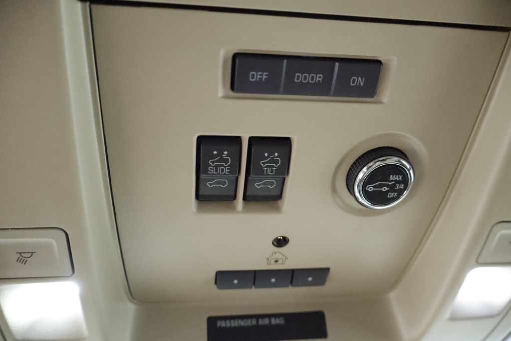 Thumbnail: 2016 GMC Yukon XL - 30