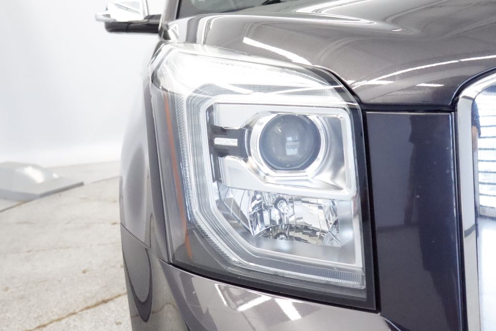 Thumbnail: 2016 GMC Yukon XL - 19