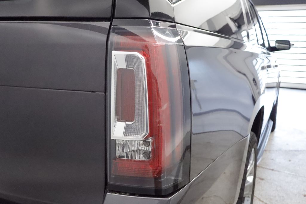 Thumbnail: 2016 GMC Yukon XL - 11