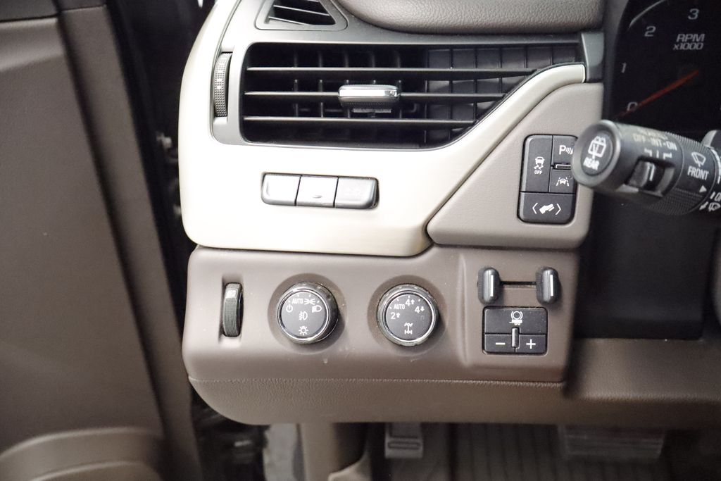 Thumbnail: 2016 GMC Yukon XL - 24