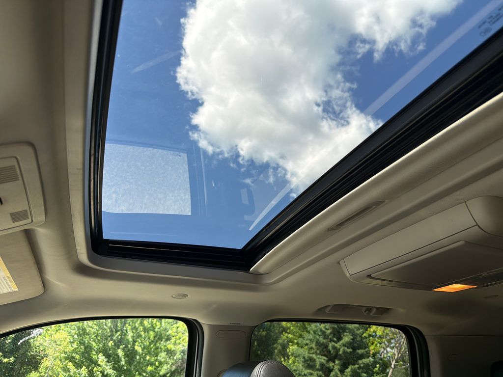 Thumbnail: 2012 GMC Yukon XL - 22