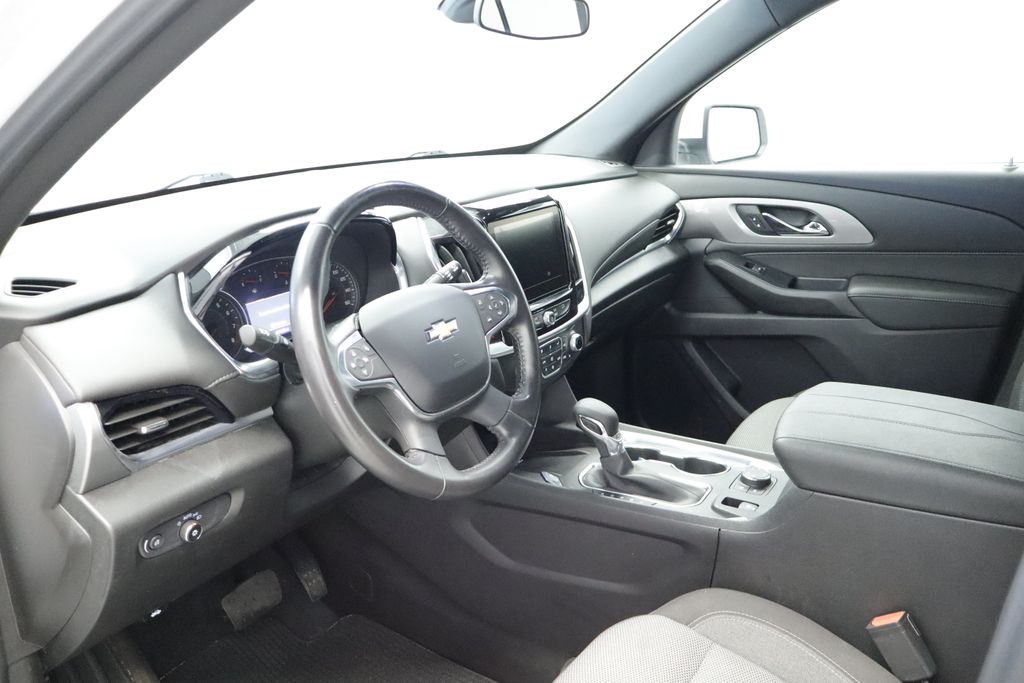 Thumbnail: 2022 Chevrolet Traverse - 12
