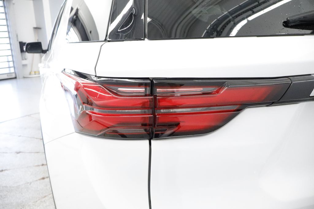 Thumbnail: 2022 Chevrolet Traverse - 23